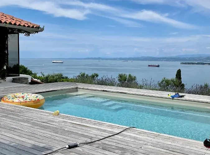 The View 度假居 *